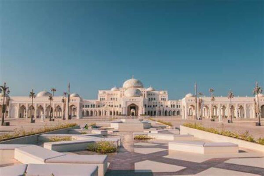 Abu Dhabi Guided Afternoon City Tour with Qasr Al Watan