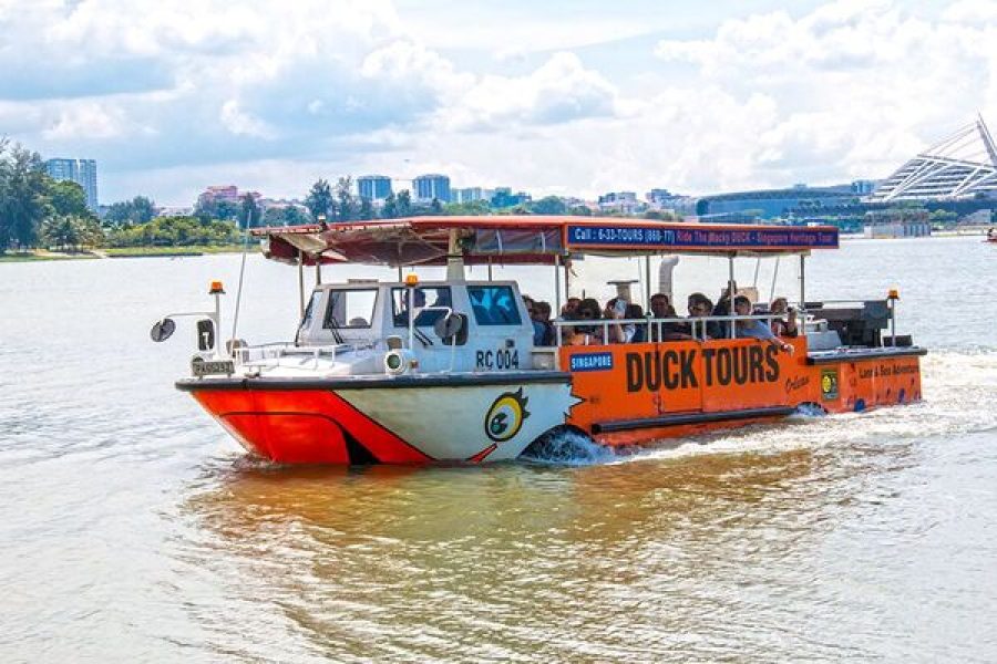 Singapore Duck  Boat Tour with Audio Guide