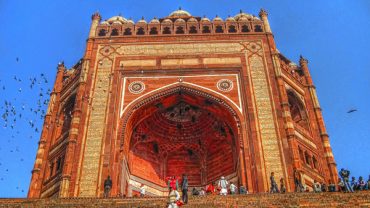 Buland Darwaza: A Grand Entrance to the Mughal Empire’s Legacy in Agra