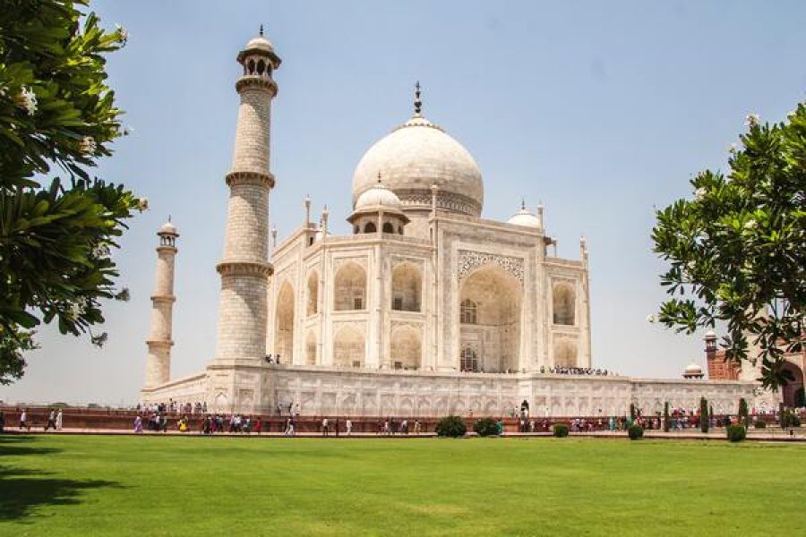 From Delhi: Taj Mahal & Agra Private Day Trip with Transfers