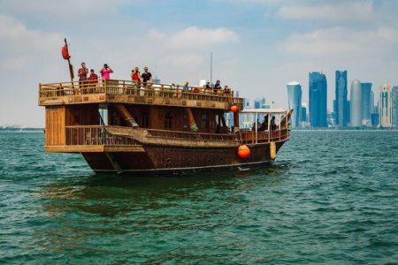 Doha: Al Safliya Island Boat Cruise with Breakfast