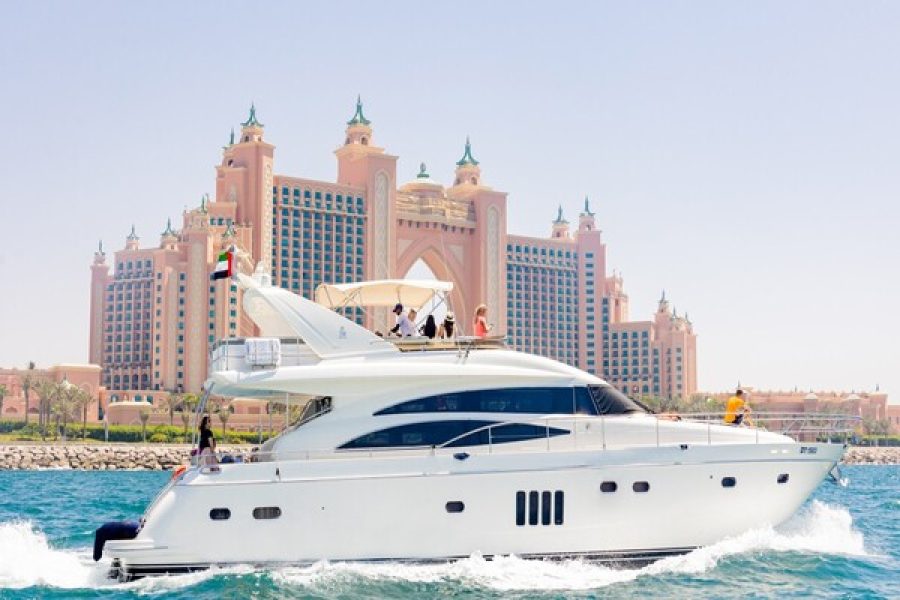 Dubai: Luxury Yacht Tour with Options to Add a BBQ Lunch