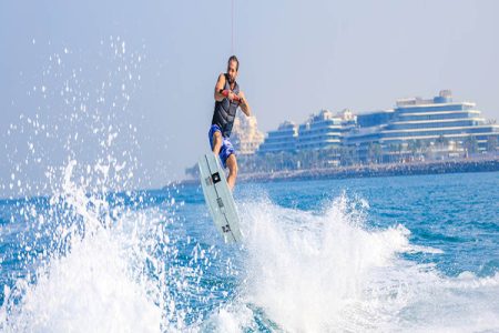 Dubai: Surf High Experience – One hour Wake Board Session